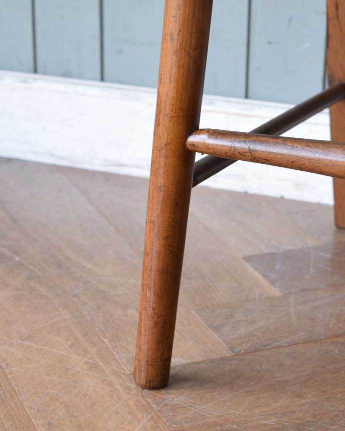 アンティークチェアの脚