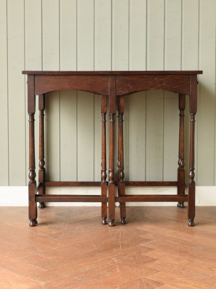 コーヒーテーブルの側面