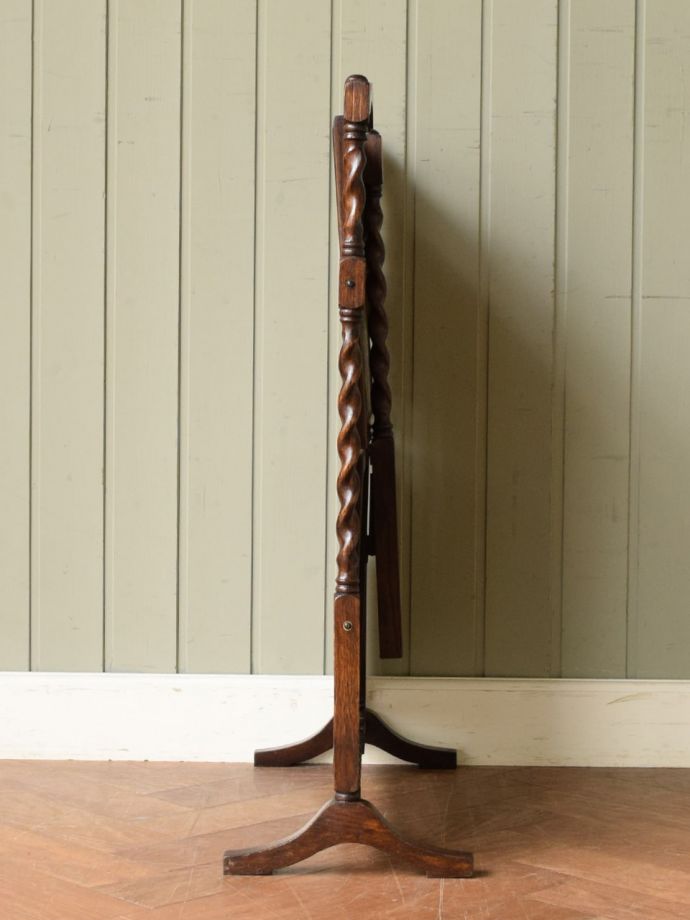 畳んだ時のケーキスタンドの側面