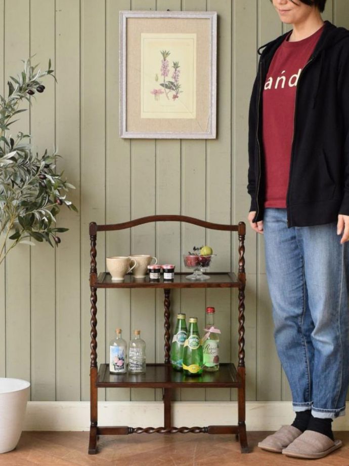 アンティークのケーキスタンド