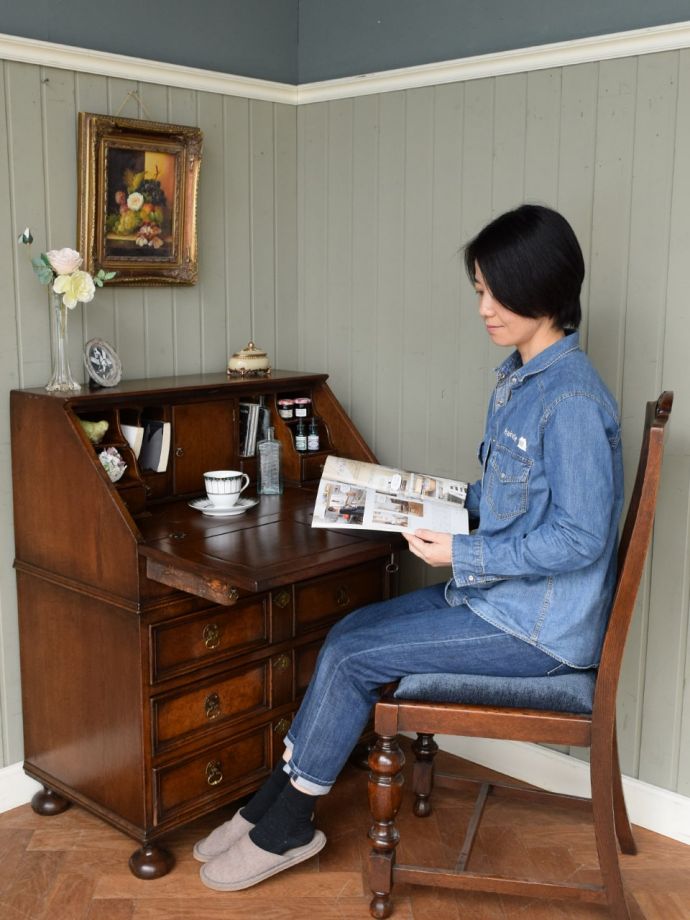 アンティークのおしゃれな書斎机
