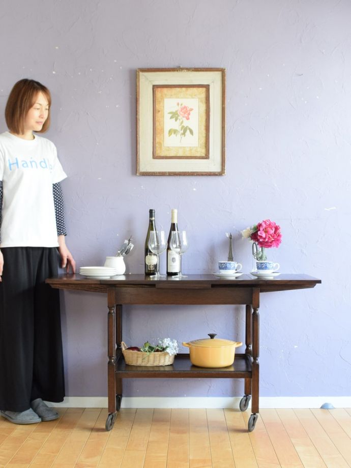 英国アンティークのワゴン