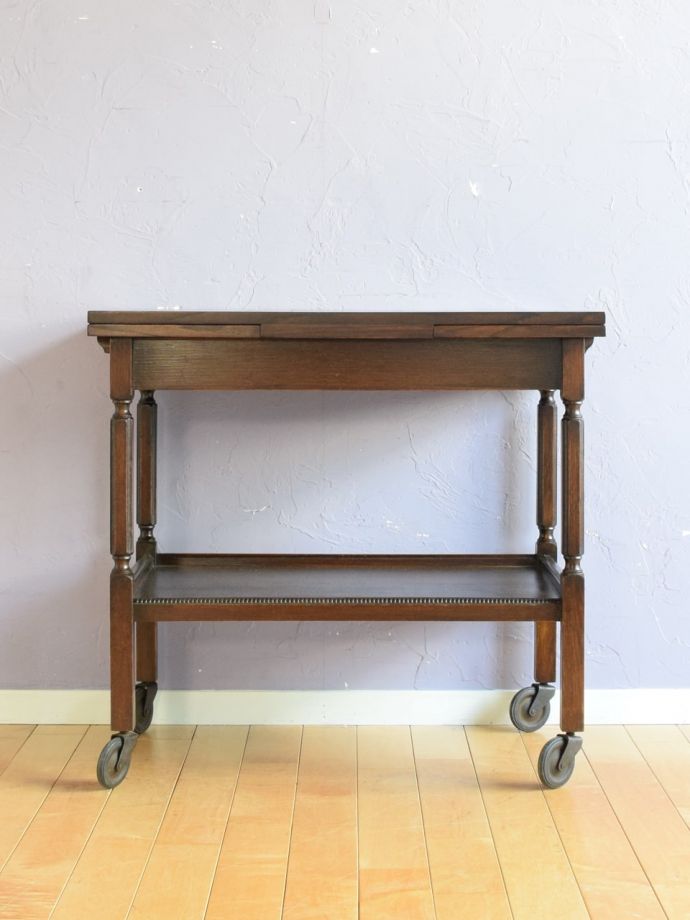 アンティークワゴンの後ろ姿