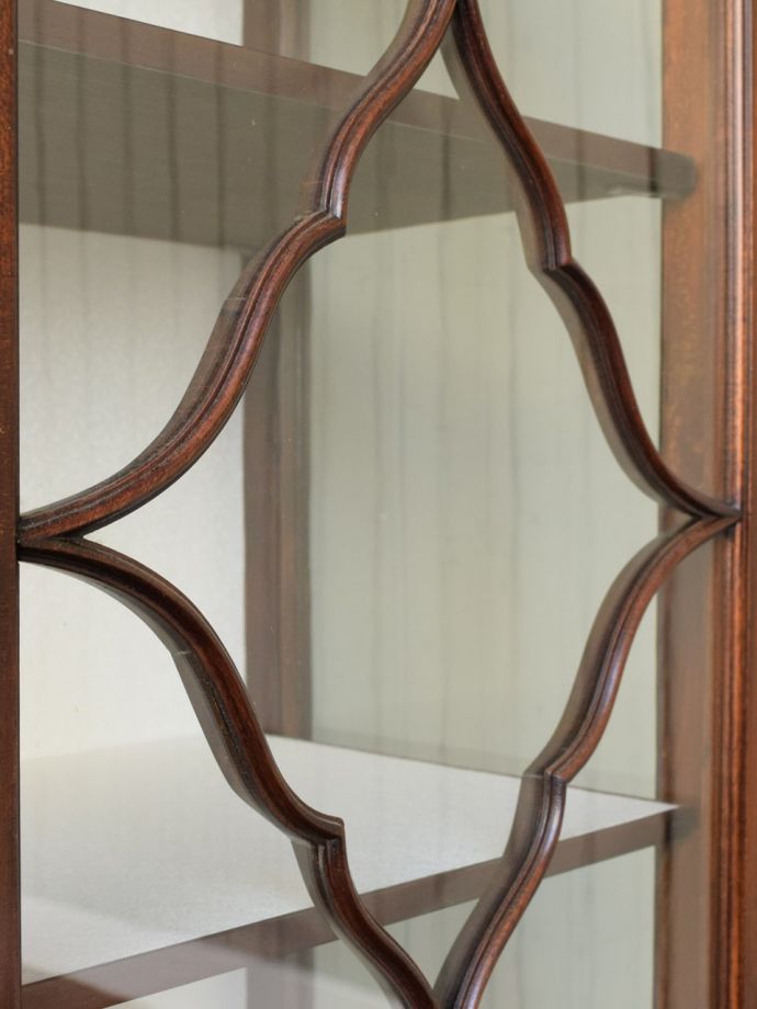 アンティーク家具の装飾