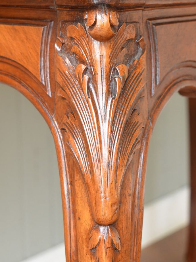 ドレッサーの装飾