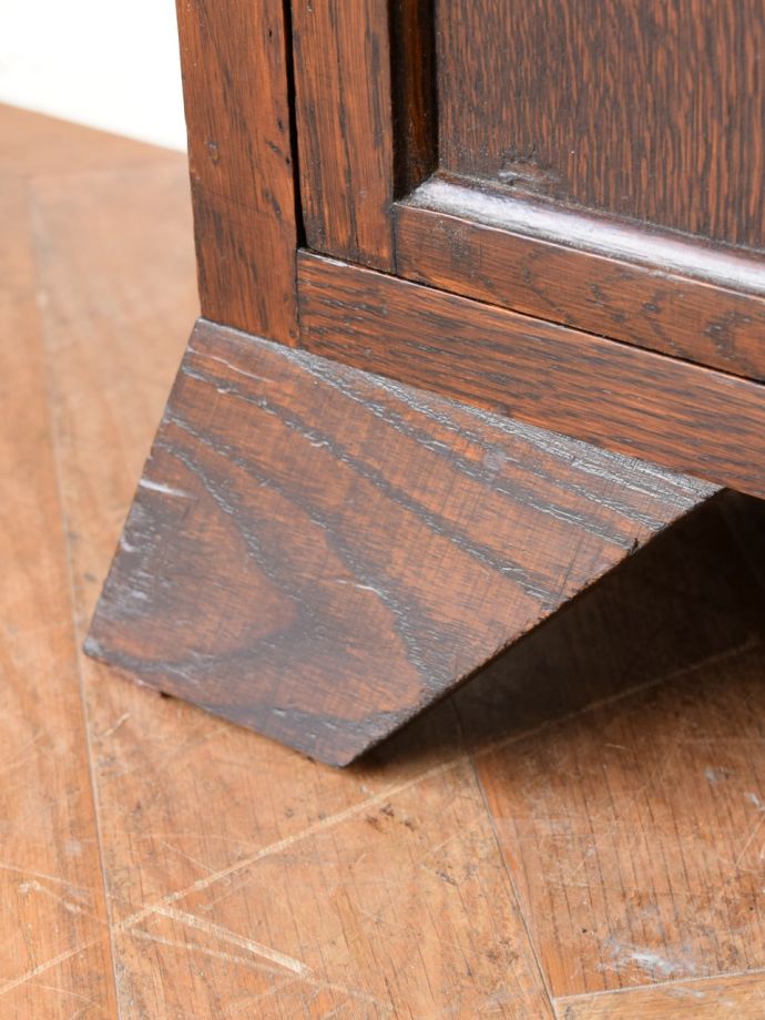 アンティーク家具の脚