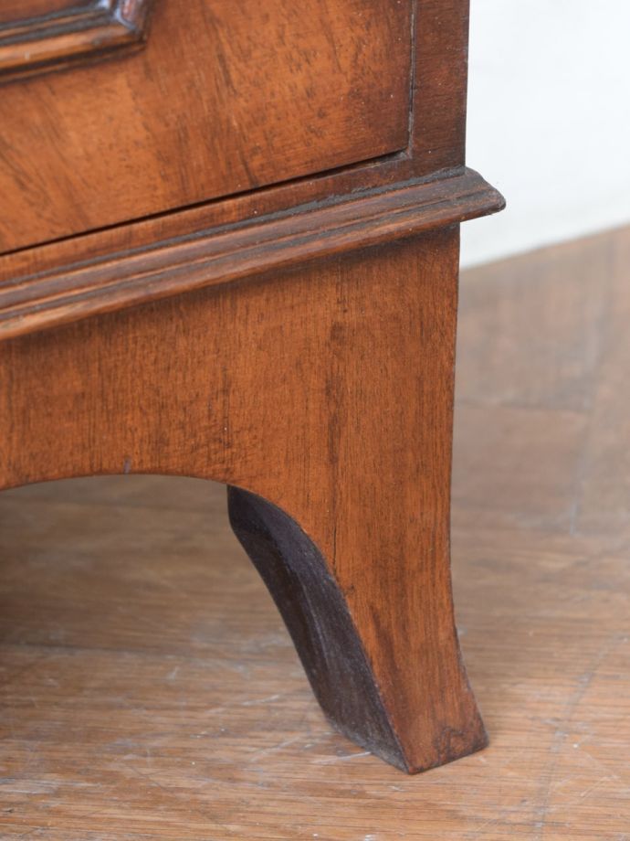 アンティーク家具の脚