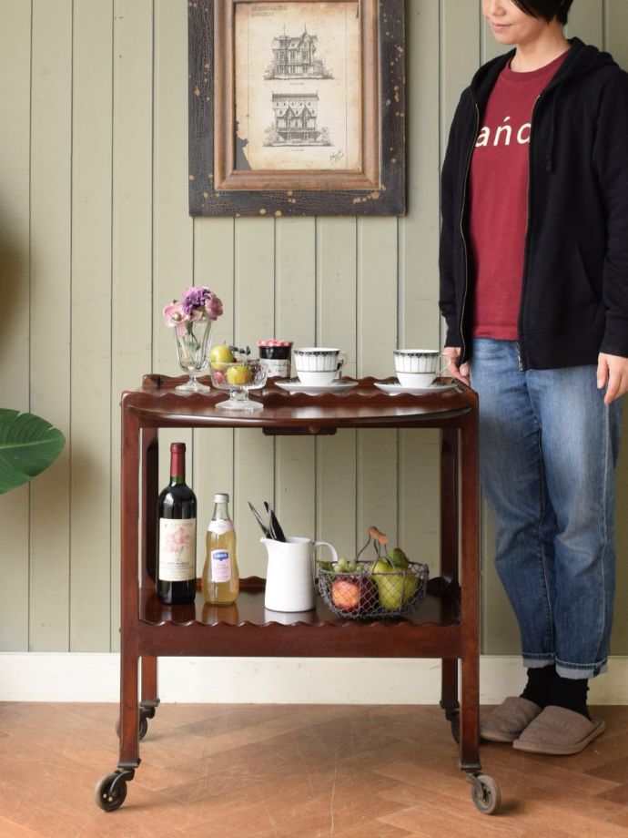 英国アンティークのワゴン