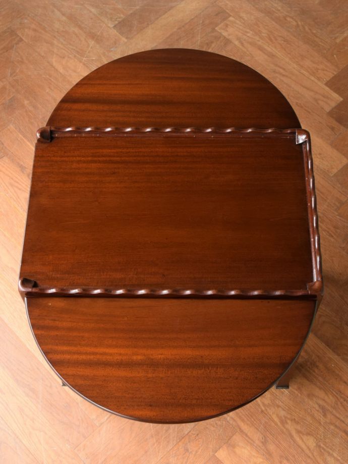 天板を広げた折り畳みワゴン