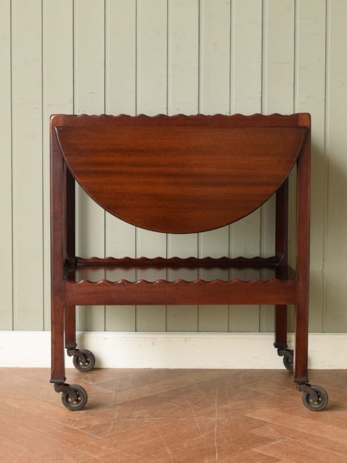 アンティークワゴンの後ろ姿