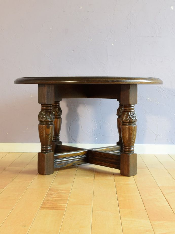 コーヒーテーブルの側面