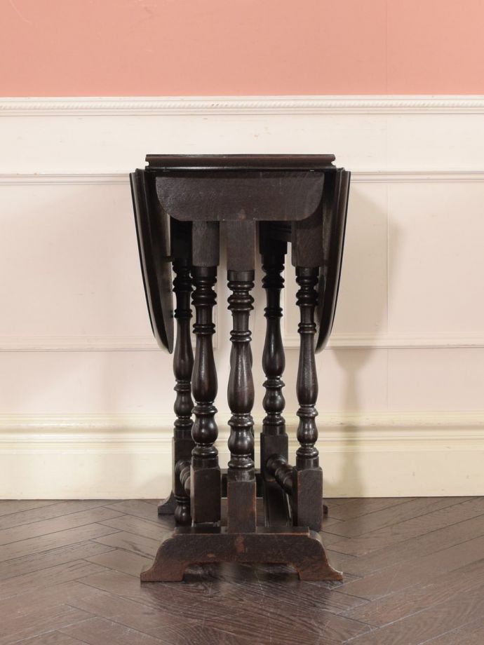 折り畳み式テーブルの側面