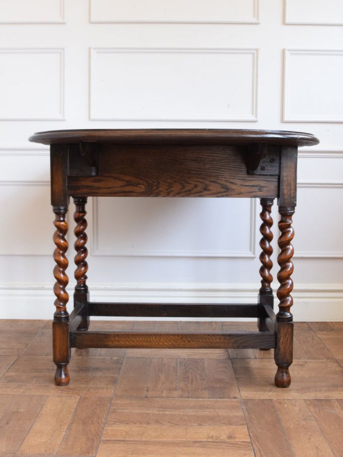 折り畳み式テーブルの側面