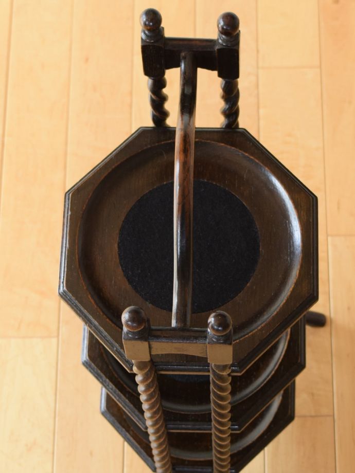 アンティークのケーキスタンドの天板