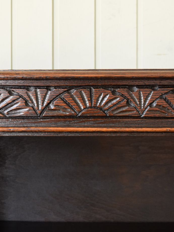 アンティーク家具の装飾