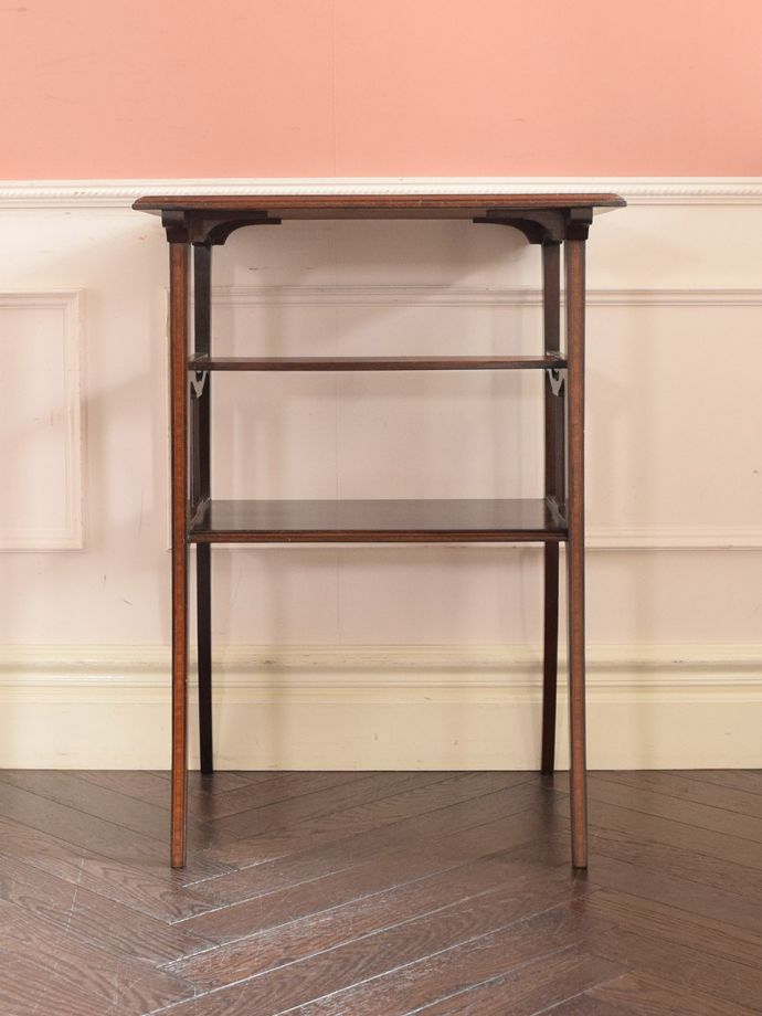 オケージョナルテーブルの側面