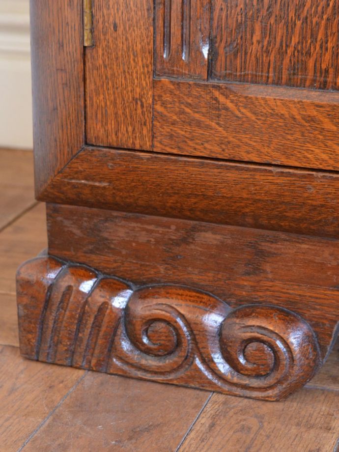 アンティーク家具の脚