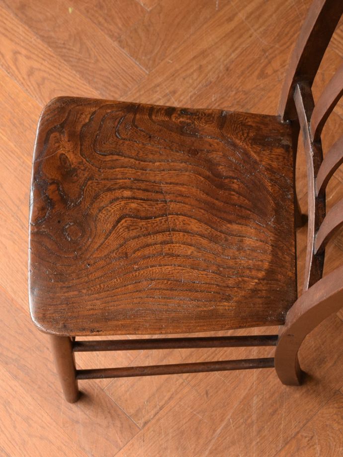 アンティークの椅子の座面