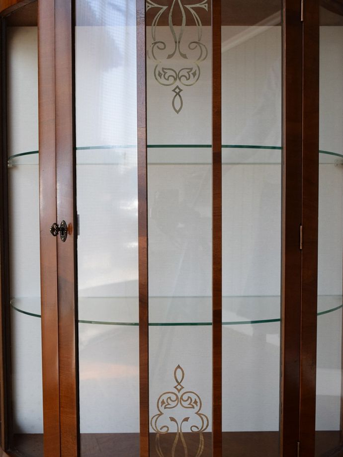 ガラス扉にある装飾