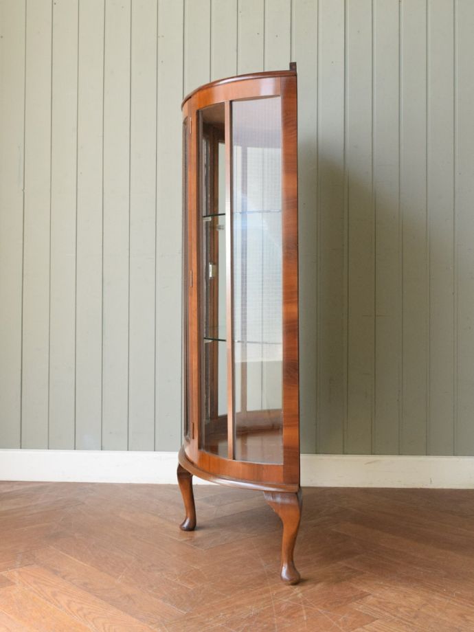 キャビネットの側面