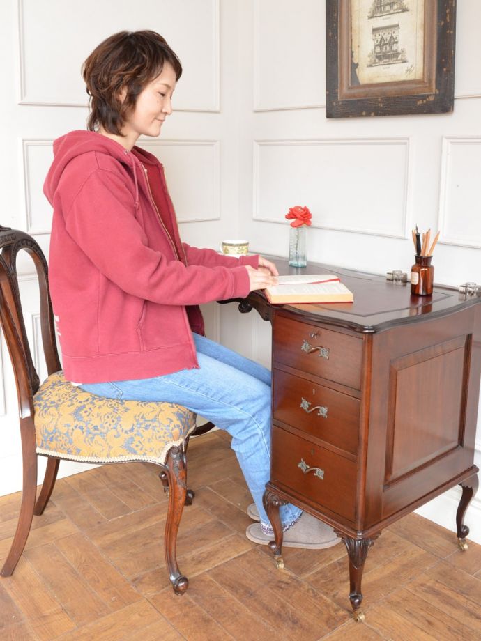 書斎机で楽しむ贅沢な時間