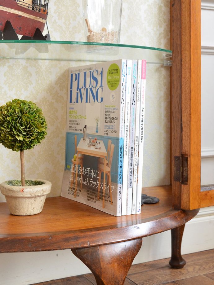 収納たっぷりのキャビネット