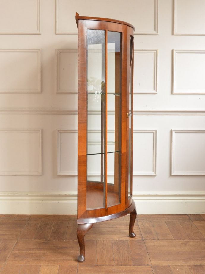 キャビネットの側面