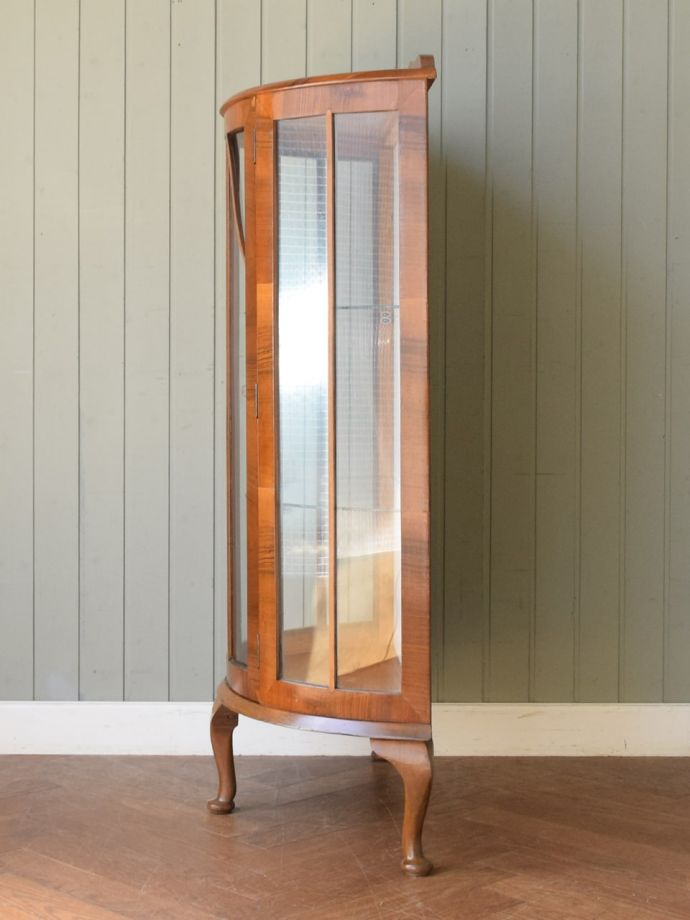 キャビネットの側面