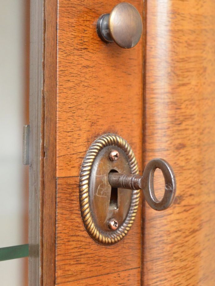 アンティークの鍵と取っ手