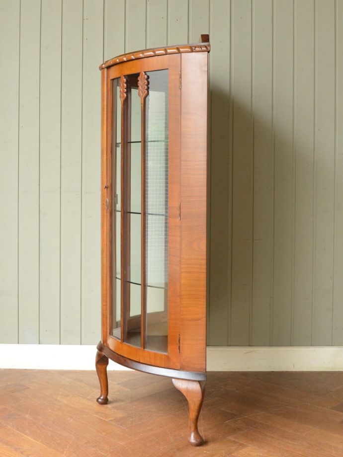 キャビネットの側面