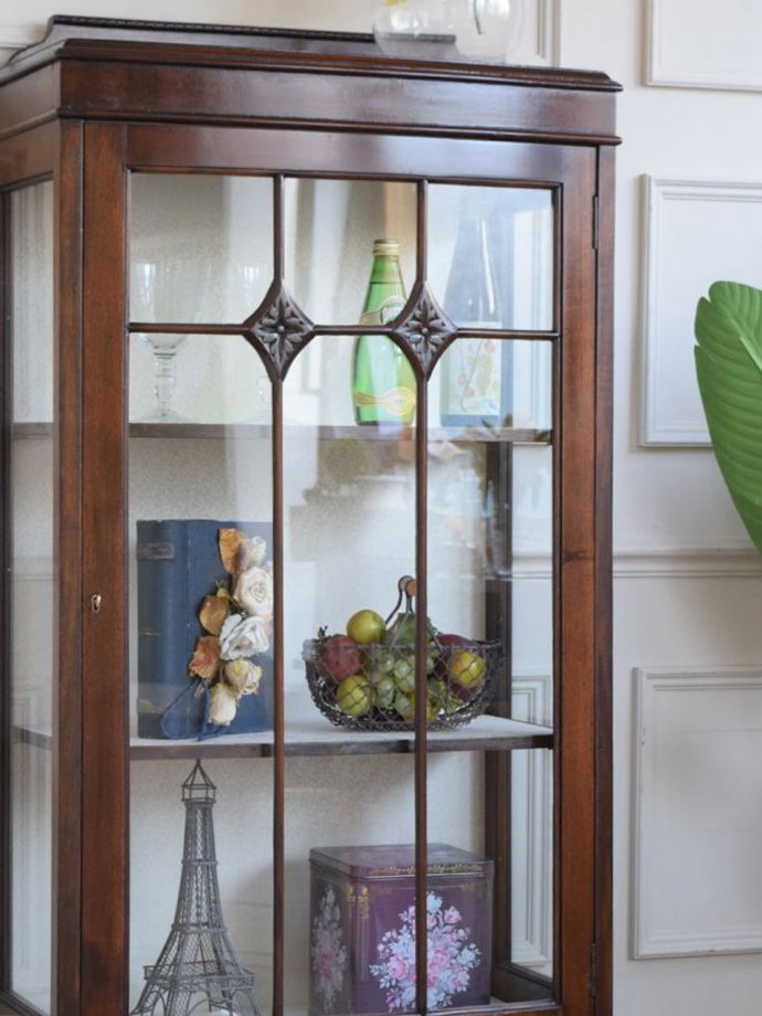 アンティークガラスの扉