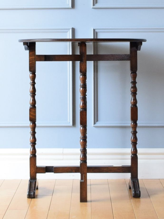 折り畳みテーブルの反対側