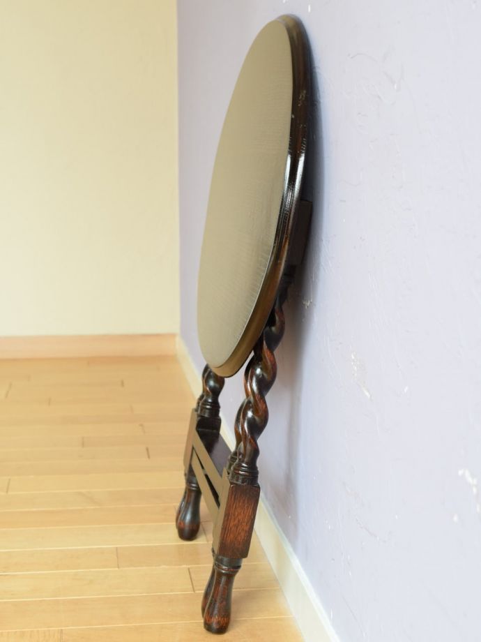 畳んだ時のフォールディングテーブル