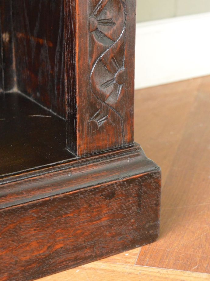 アンティーク家具の脚