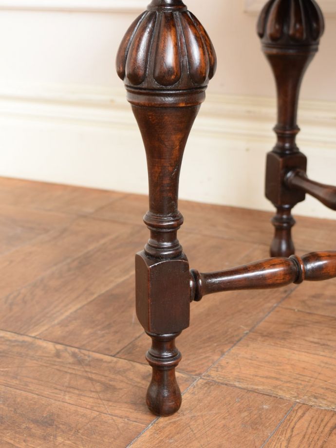 アンティーク家具の脚