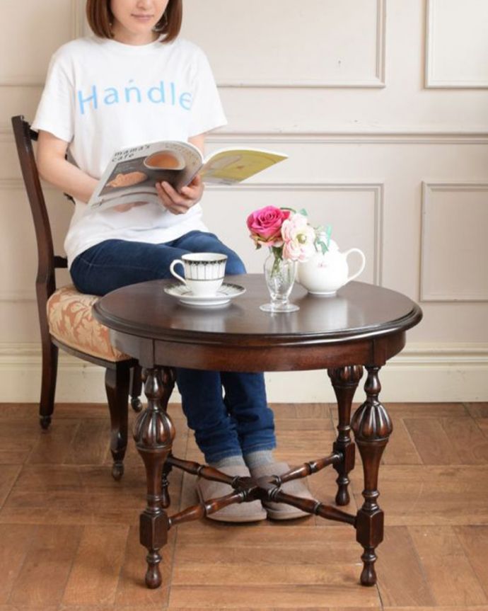 アンティークのコーヒーテーブル