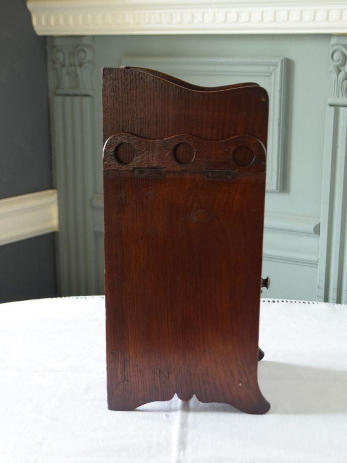 アンティークキャビネットの側面