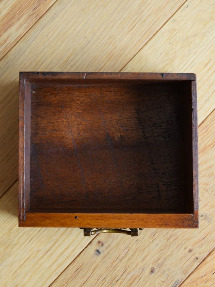 キャビネットの引き出し