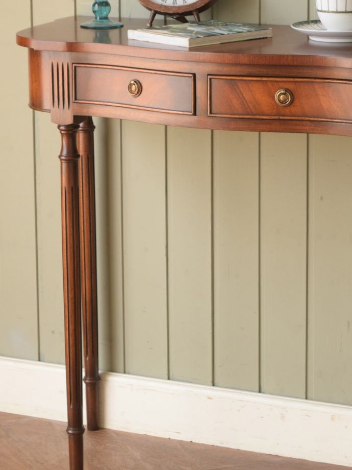 美しい木目のコンソールテーブル