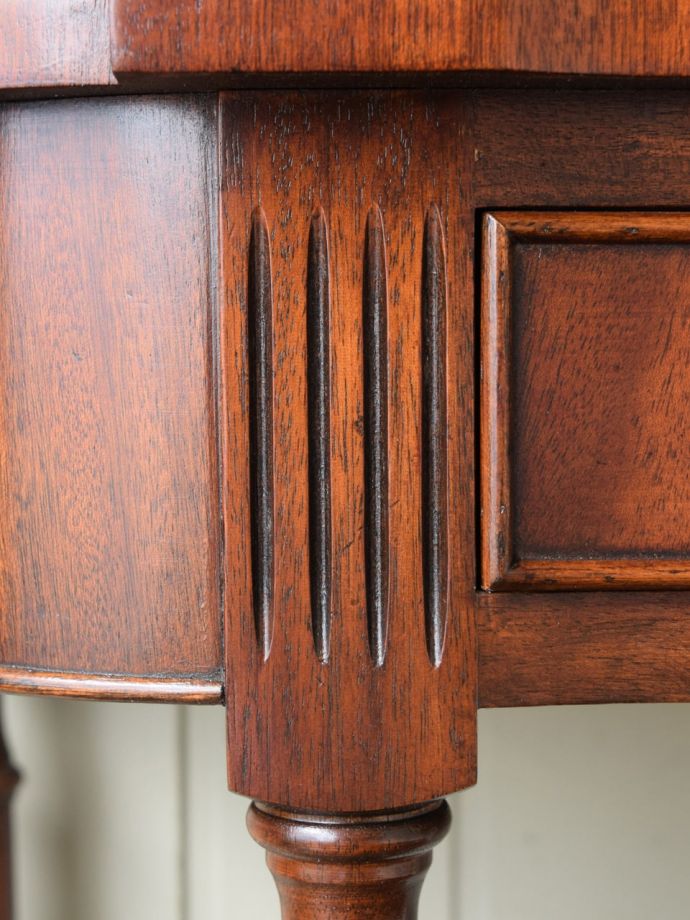 アンティーク家具の装飾