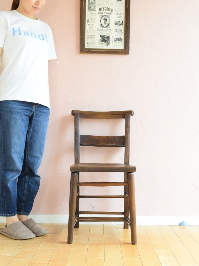 英国アンティークのチャーチチェア