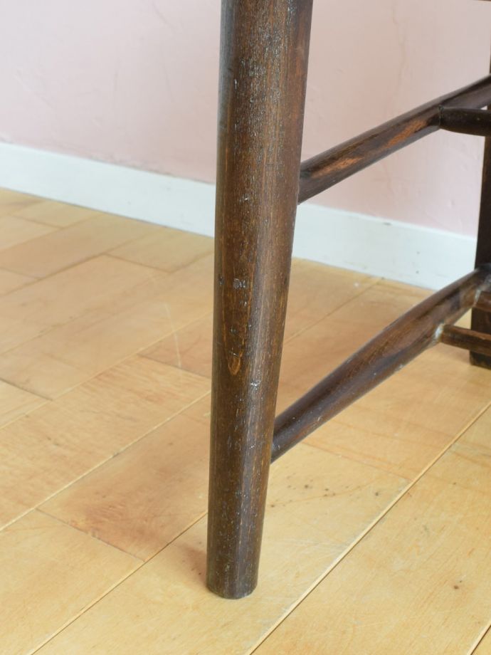 アンティークチェアの脚