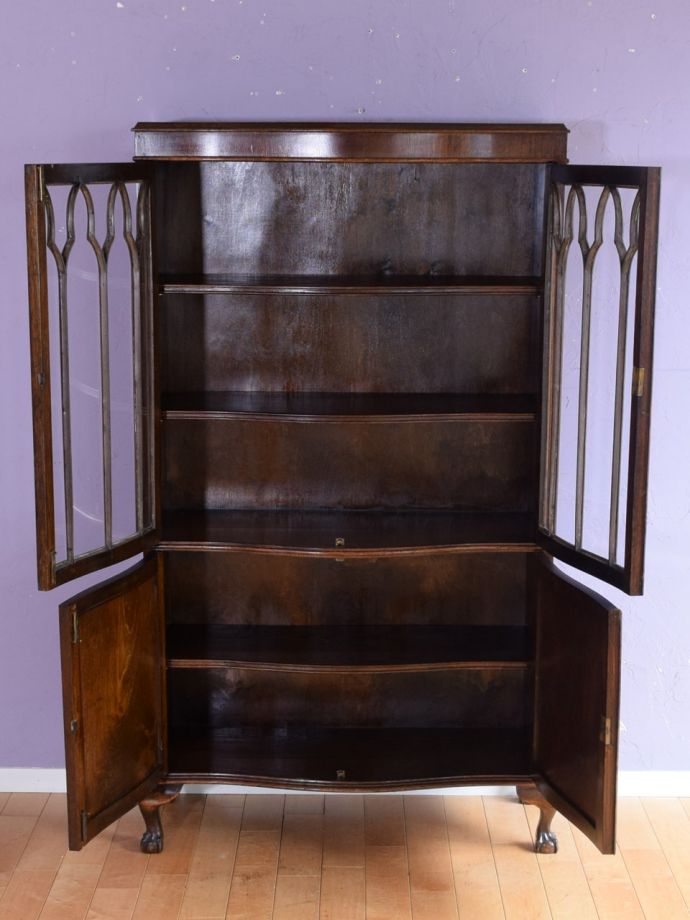 アンティークキャビネット扉の中