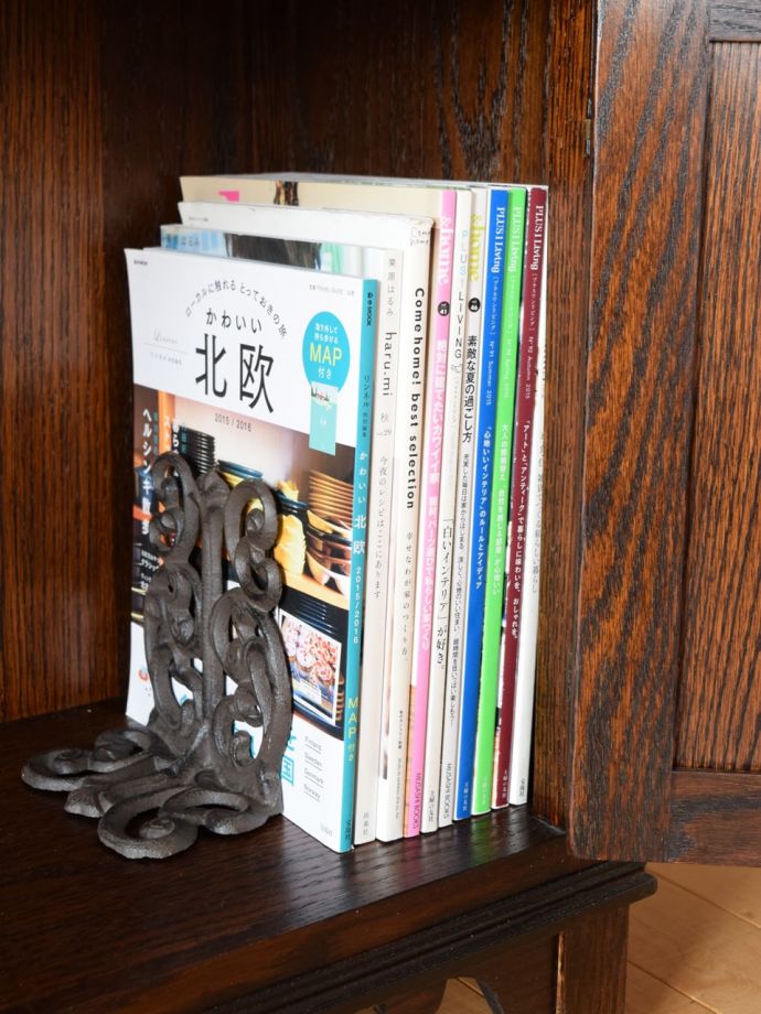 キャビネットの扉の中