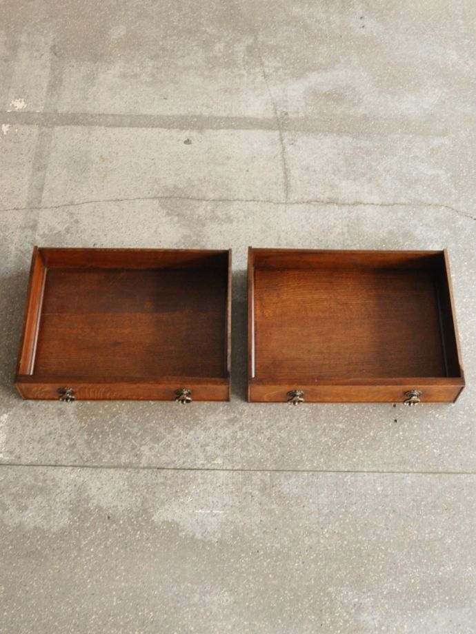 サイドボードの引き出し