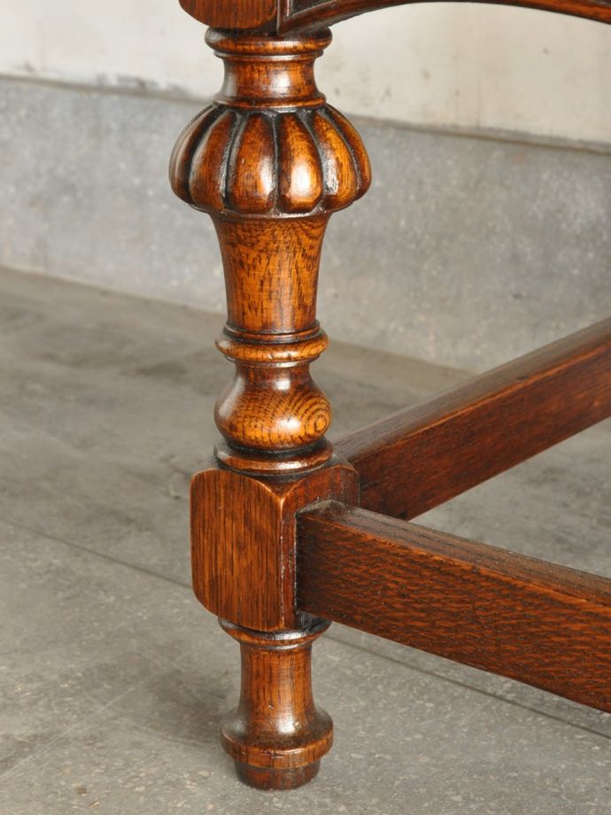 アンティーク家具の脚