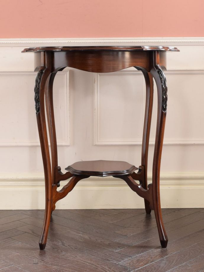 アンティーク家具の側面