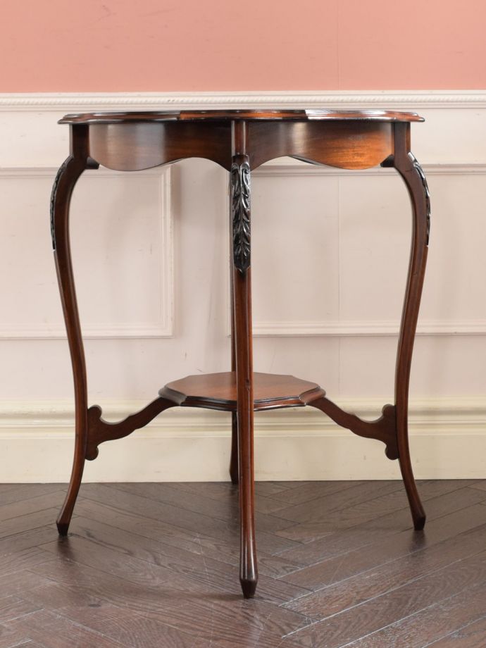 オケージョナルテーブルの側面