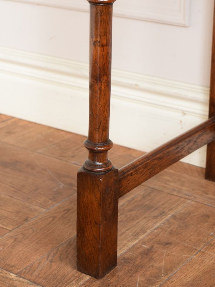 アンティーク家具の脚