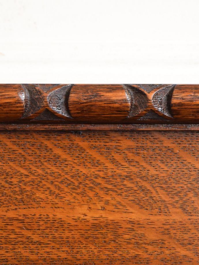 アンティークコンソールテーブルの彫